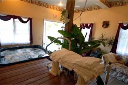 The Lion And The Rose Bed & Breakfast Whitefield Eksteriør bilde