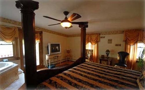 The Lion And The Rose Bed & Breakfast Whitefield Eksteriør bilde