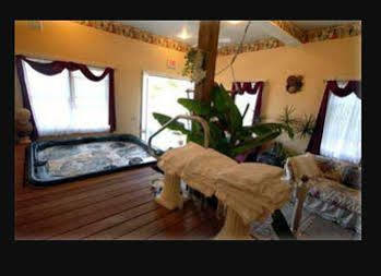 The Lion And The Rose Bed & Breakfast Whitefield Eksteriør bilde